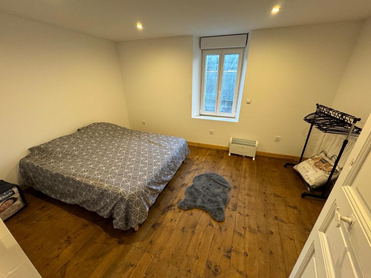 Charmant Grand Appartement Serdinya Exteriér fotografie